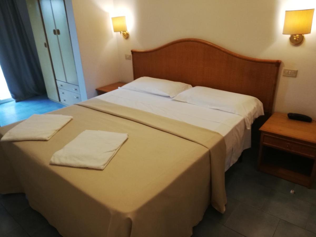Hotel Falco ริชโชเน ภายนอก รูปภาพ