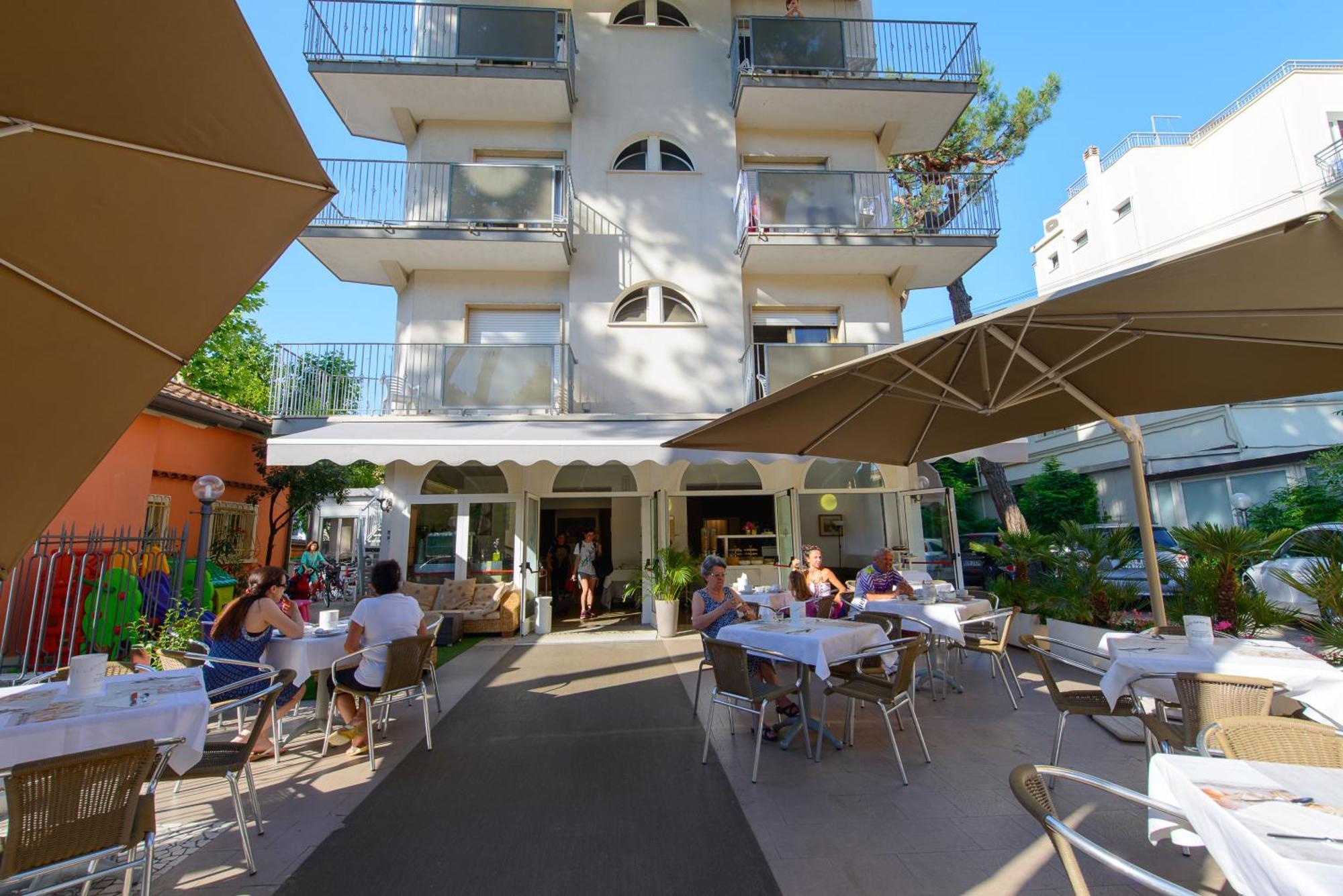 Hotel Falco ริชโชเน ภายนอก รูปภาพ
