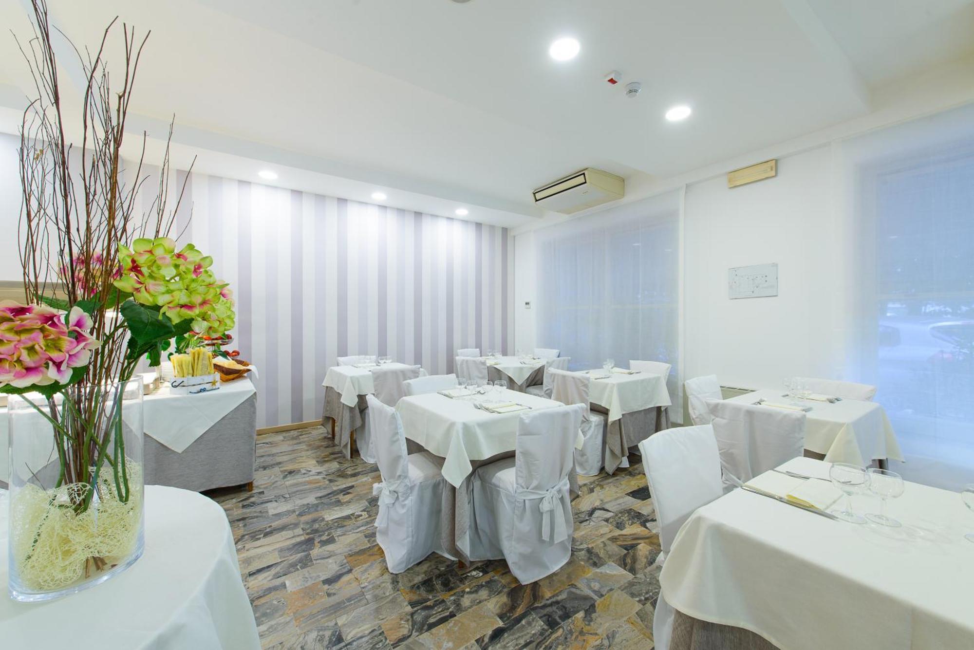 Hotel Falco ริชโชเน ภายนอก รูปภาพ