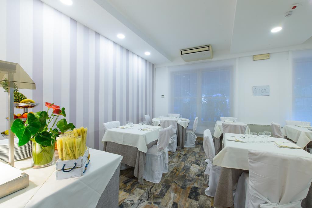 Hotel Falco ริชโชเน ภายนอก รูปภาพ