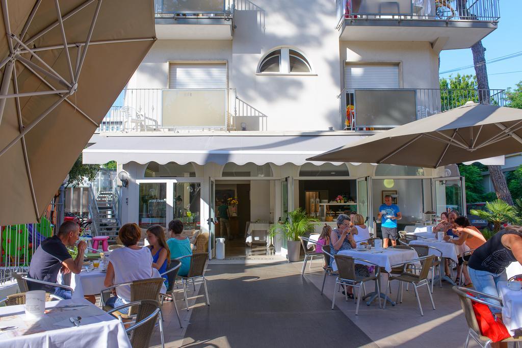 Hotel Falco ริชโชเน ภายนอก รูปภาพ