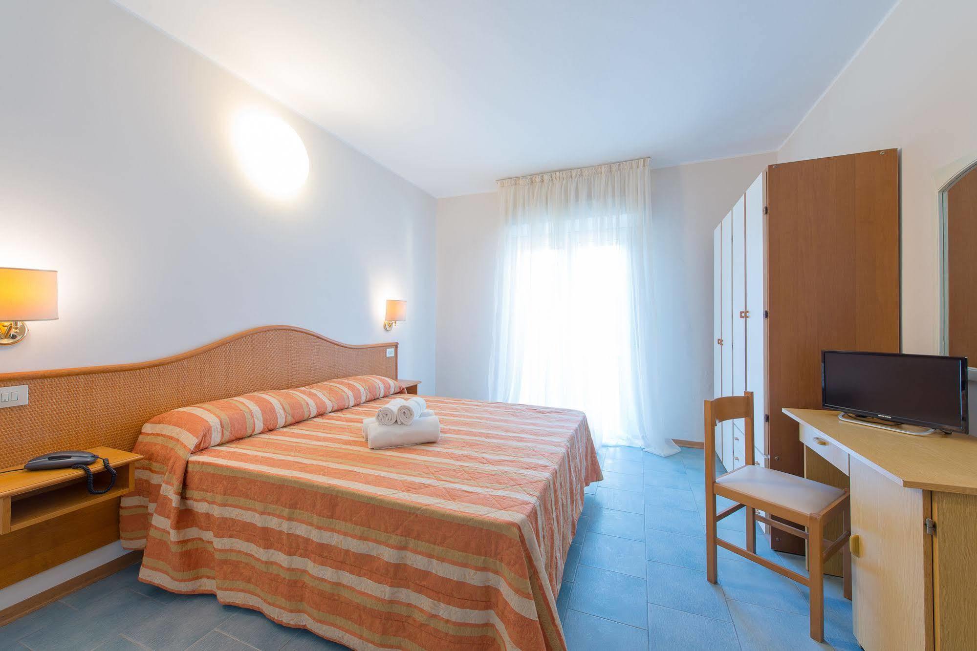 Hotel Falco ริชโชเน ภายนอก รูปภาพ