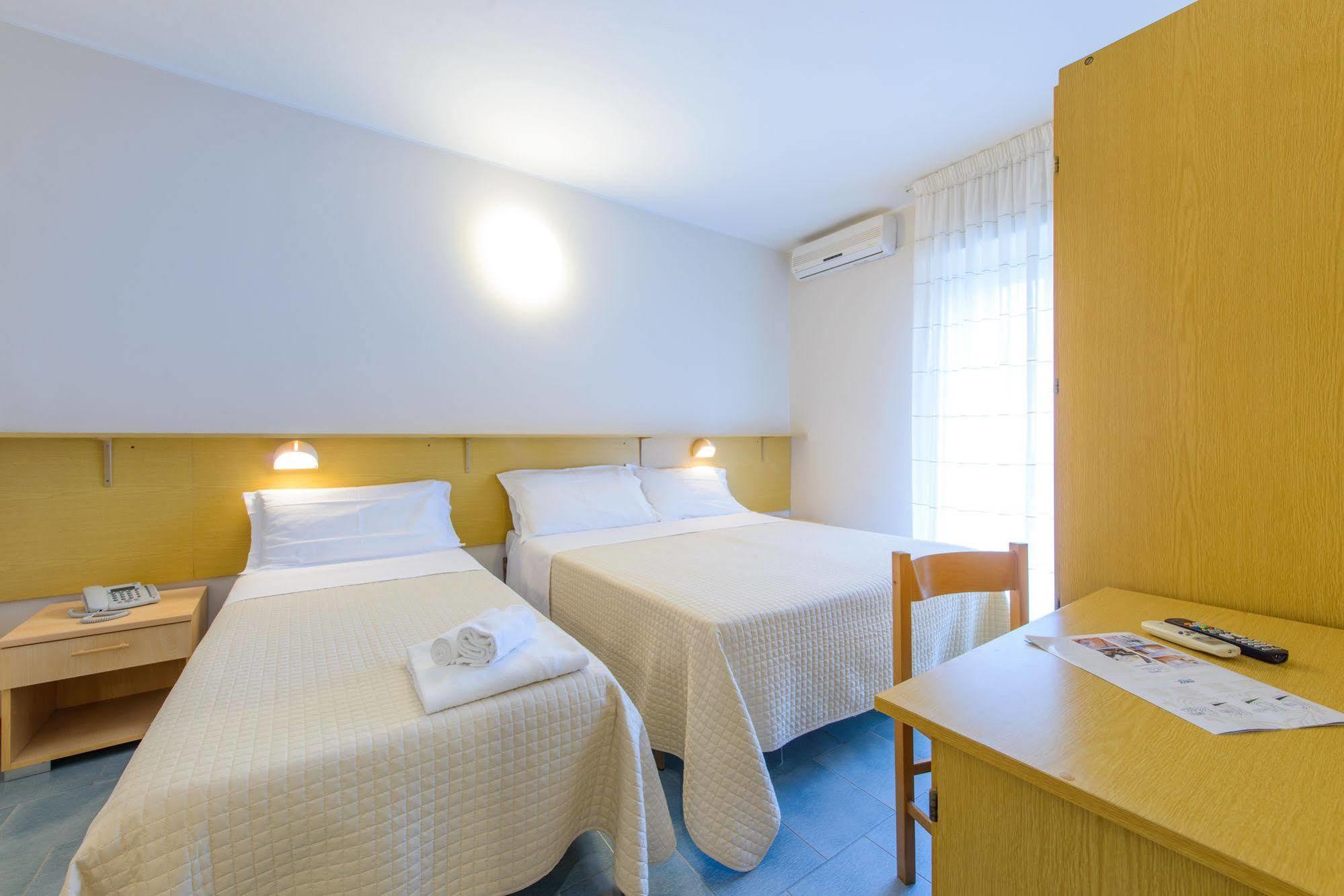 Hotel Falco ริชโชเน ภายนอก รูปภาพ